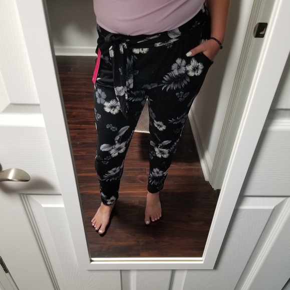 Poly Brushed Floral Semi Harem Pants - Picture 3 of 8